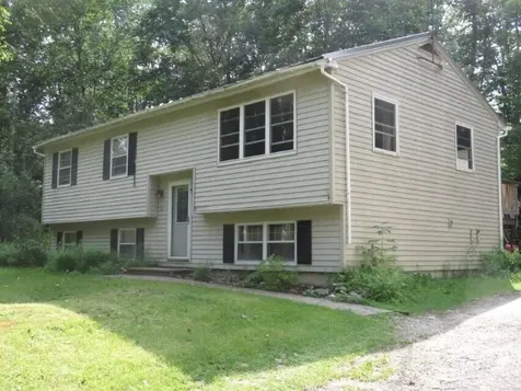 27 Country Acres Monmouth ME 04259