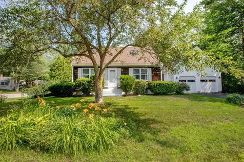 31 Wilson Street Topsham ME 04086