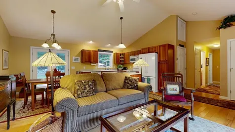 16 Swan's Road Raymond ME 04071