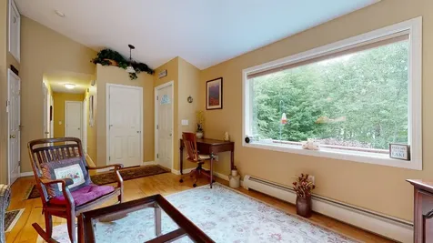 16 Swan's Road Raymond ME 04071