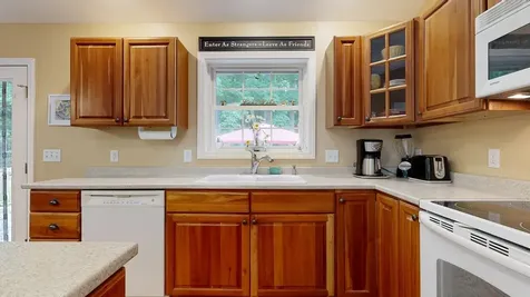16 Swan's Road Raymond ME 04071