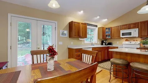 16 Swan's Road Raymond ME 04071