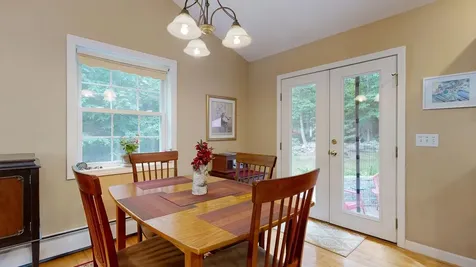 16 Swan's Road Raymond ME 04071