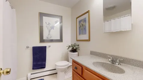 16 Swan's Road Raymond ME 04071