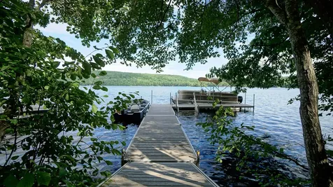 16 Swan's Road Raymond ME 04071