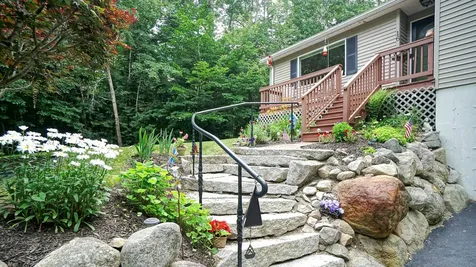16 Swan's Road Raymond ME 04071