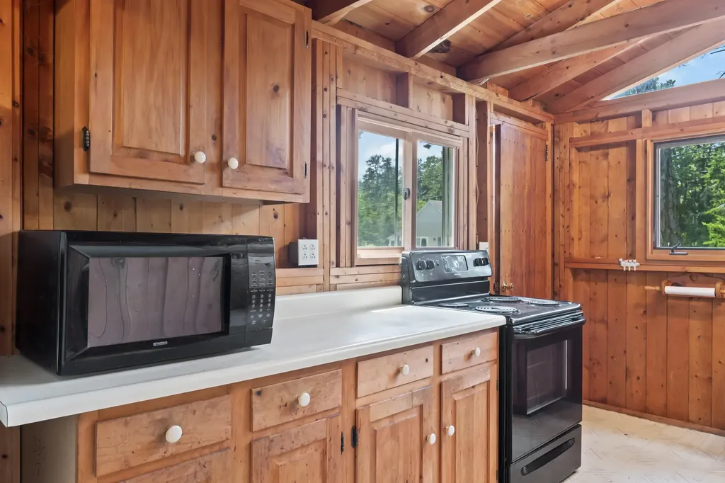 47 Surf Street Phippsburg ME 04562