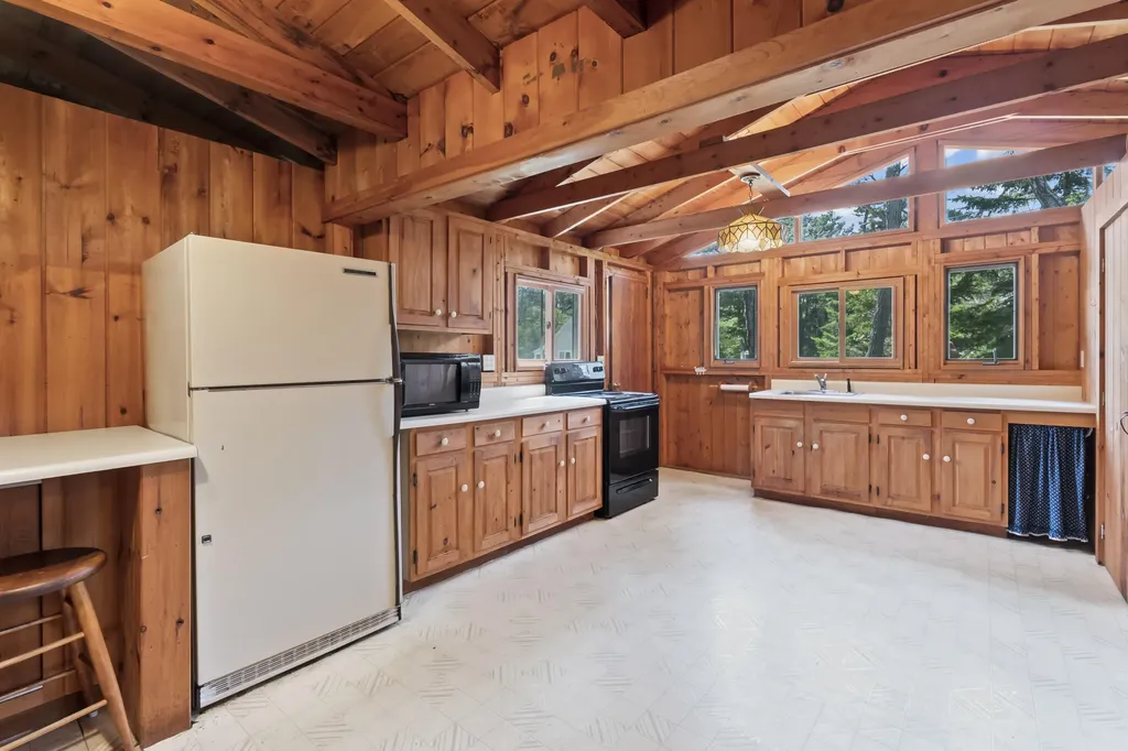 47 Surf Street Phippsburg ME 04562
