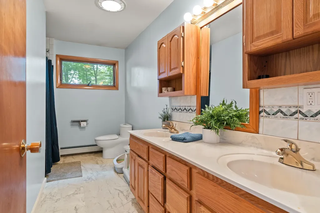 19 Williams Lane Gardiner ME 04345