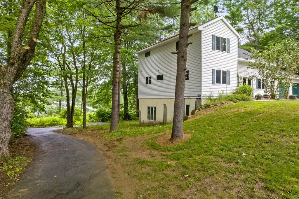 19 Williams Lane Gardiner ME 04345