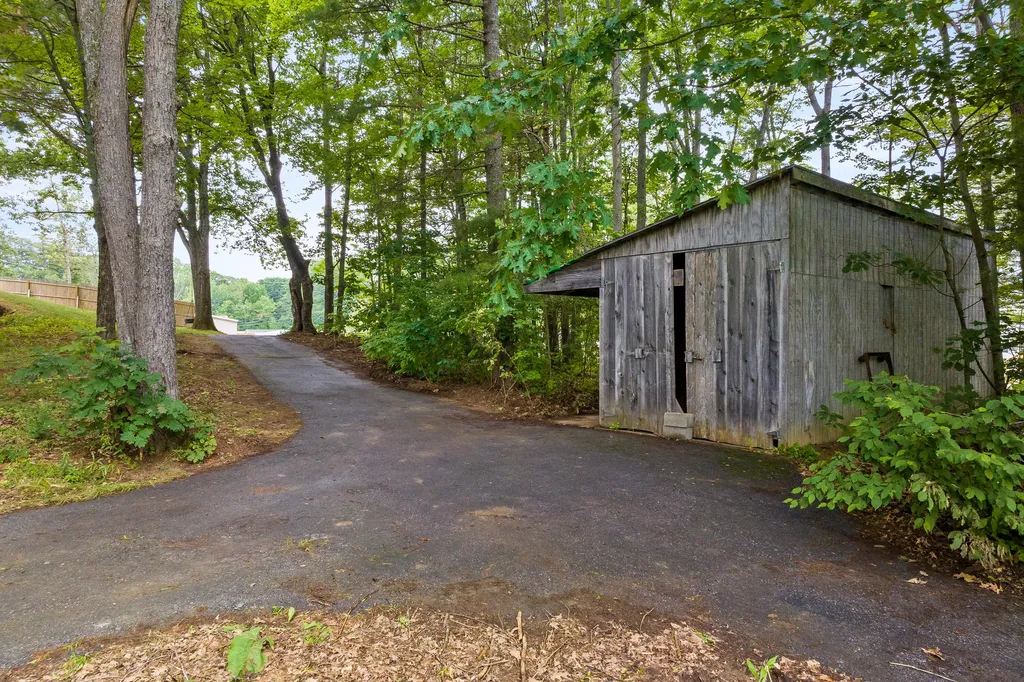 19 Williams Lane Gardiner ME 04345
