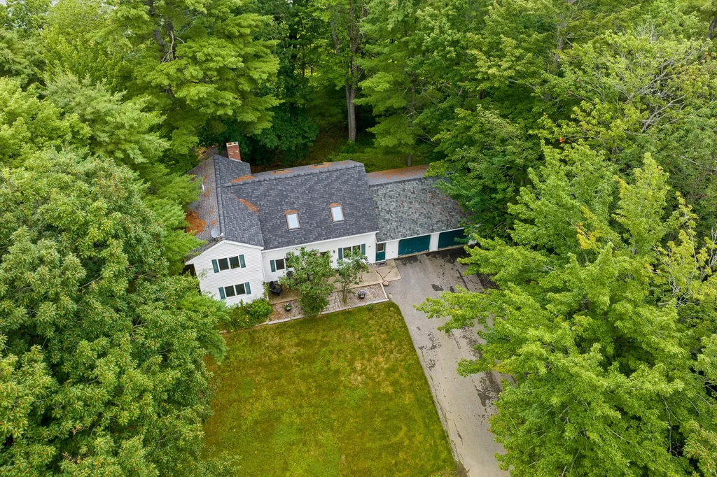 19 Williams Lane Gardiner ME 04345