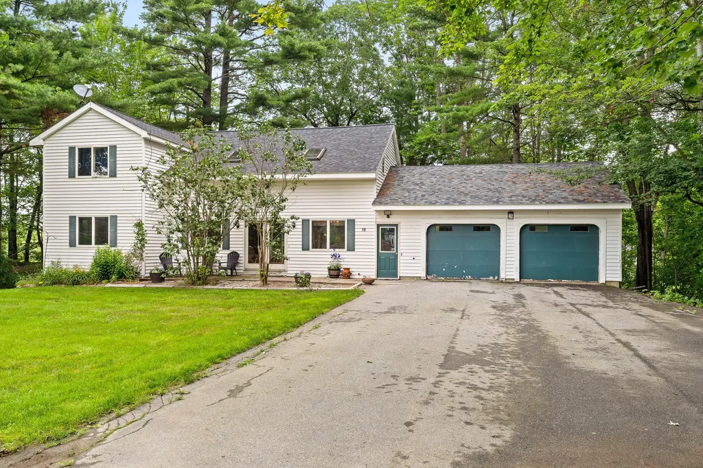 19 Williams Lane Gardiner ME 04345