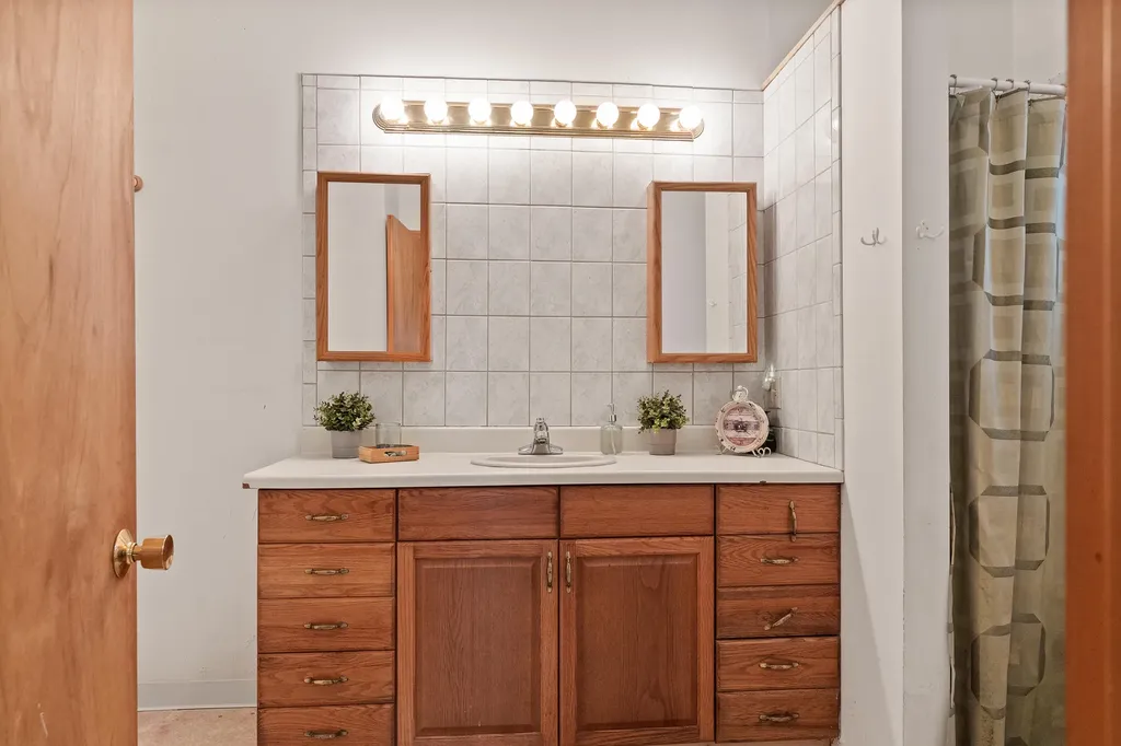 19 Williams Lane Gardiner ME 04345