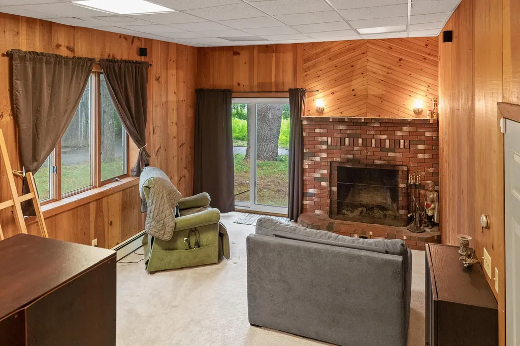 19 Williams Lane Gardiner ME 04345
