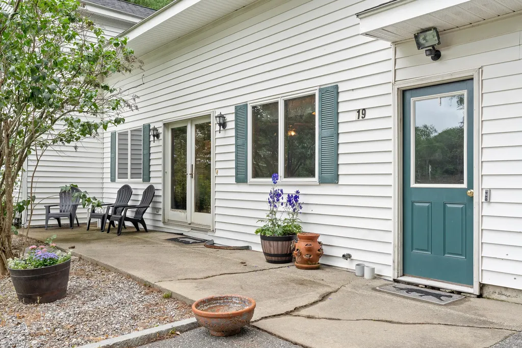 19 Williams Lane Gardiner ME 04345