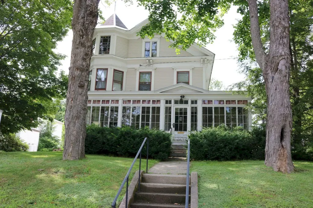 346 Water Street Skowhegan ME 04976