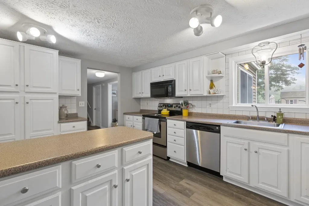32 Mousam Ridge Road Kennebunk ME 04043