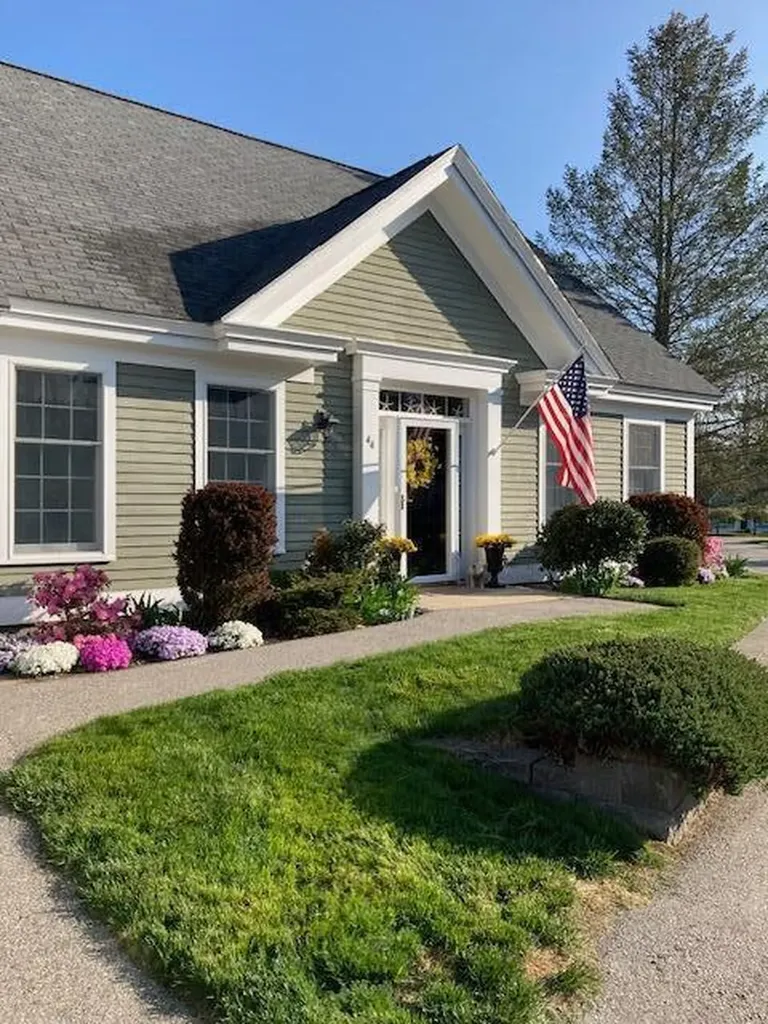 44 Farragut Way Kennebunk ME 04043
