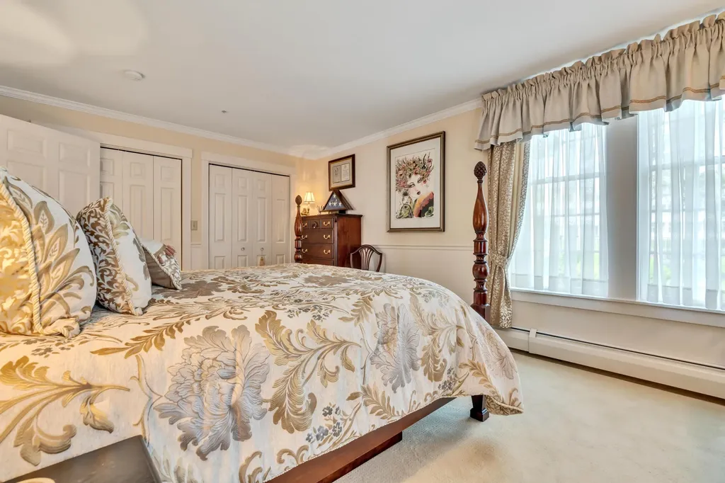 44 Farragut Way Kennebunk ME 04043