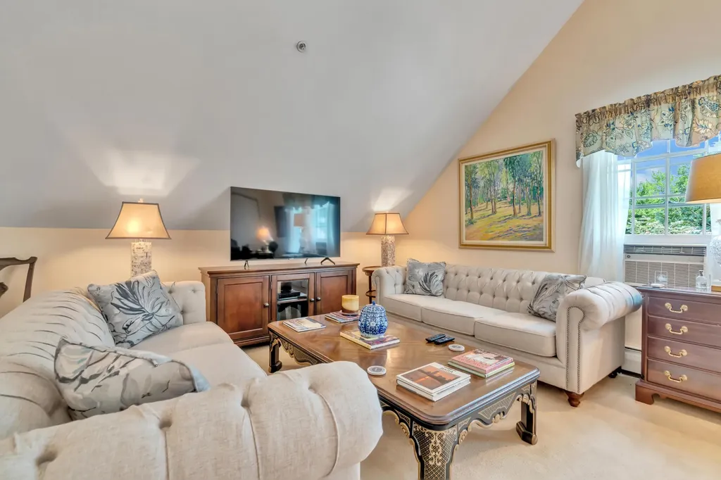 44 Farragut Way Kennebunk ME 04043