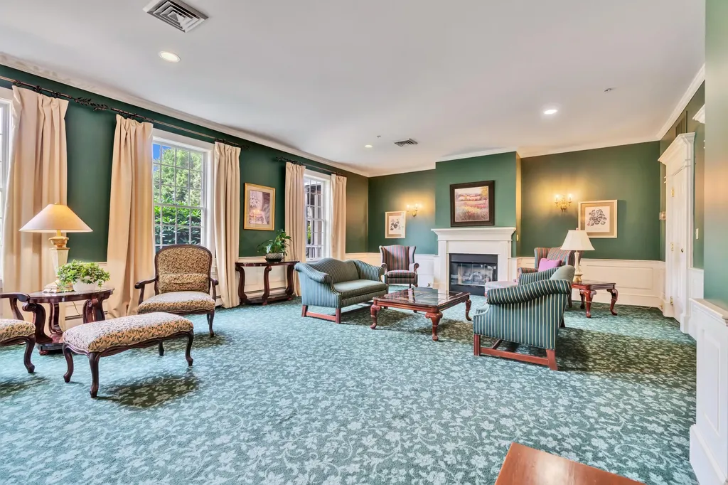 44 Farragut Way Kennebunk ME 04043