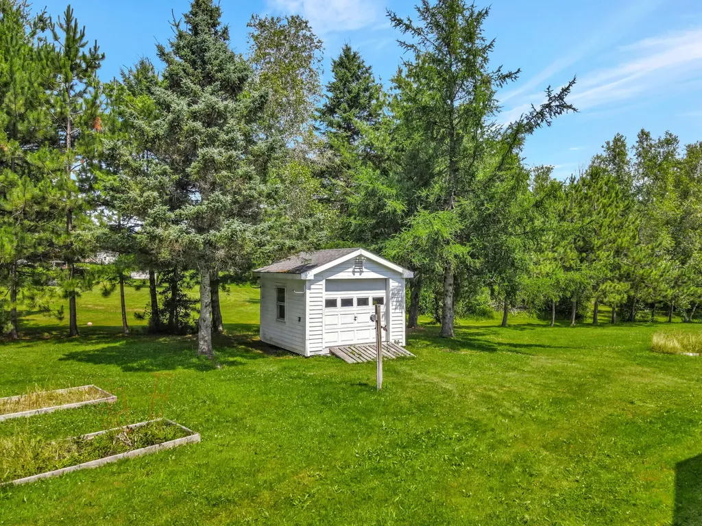 9 Black Stream Drive Levant ME 04456