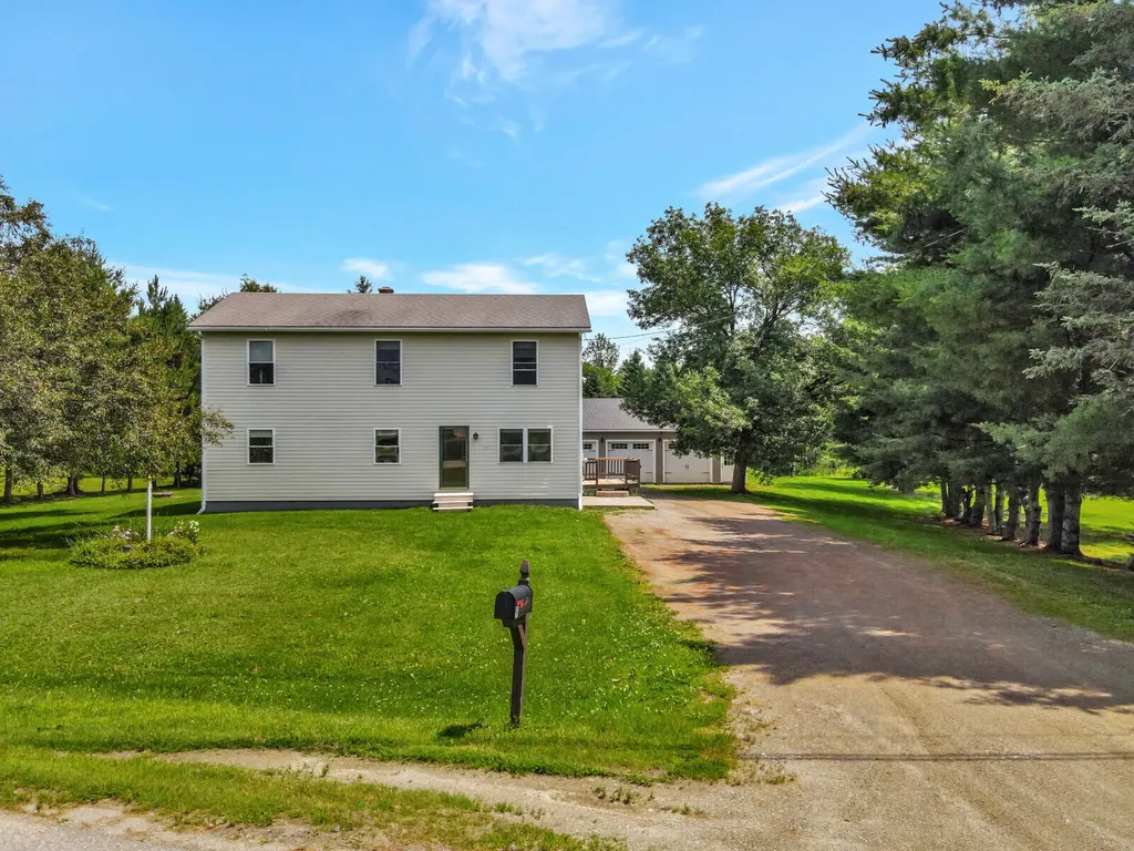 9 Black Stream Drive Levant ME 04456