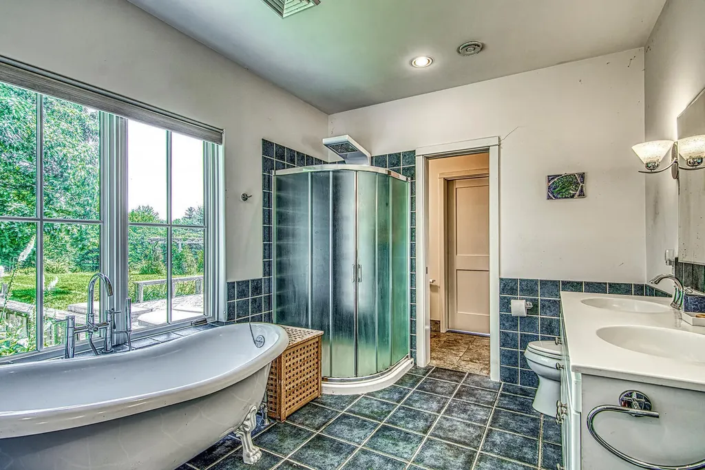 121 Pleasant Street Blue Hill ME 04614