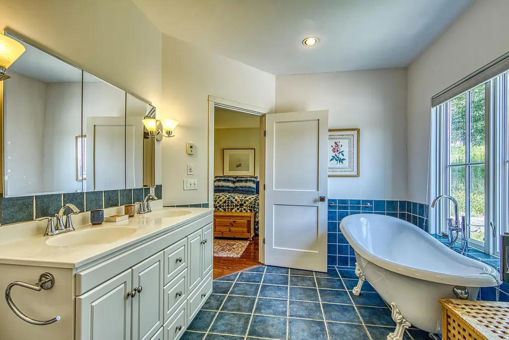 121 Pleasant Street Blue Hill ME 04614