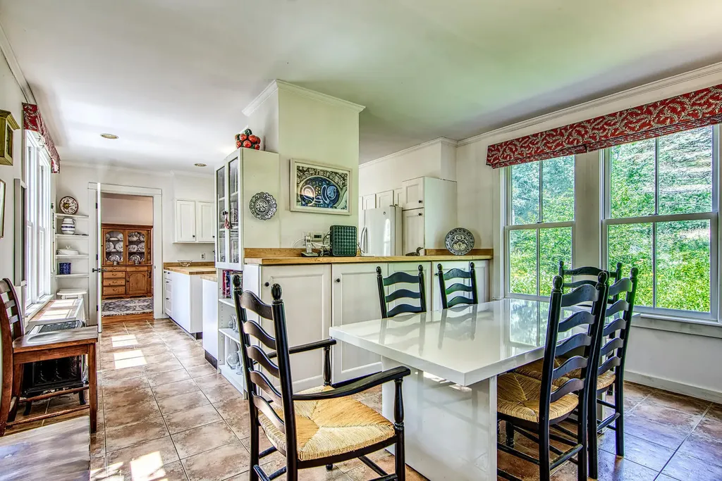 121 Pleasant Street Blue Hill ME 04614