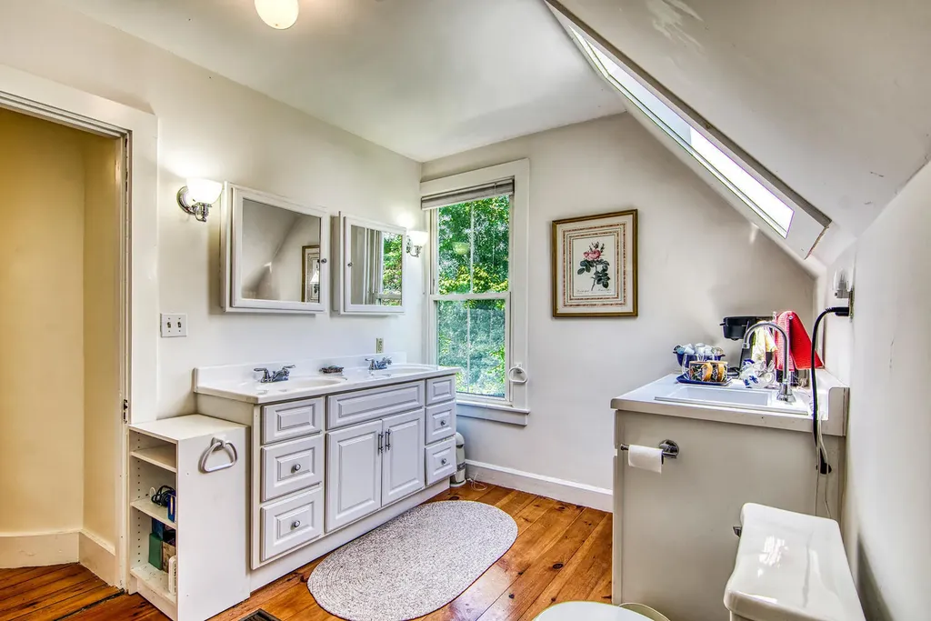 121 Pleasant Street Blue Hill ME 04614