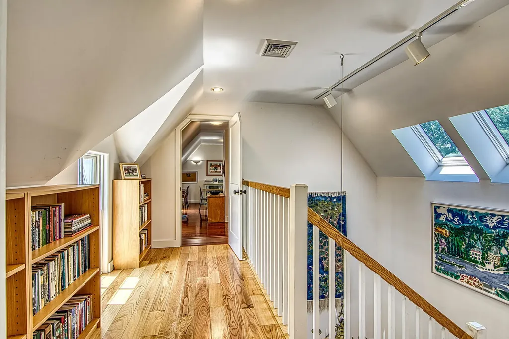 121 Pleasant Street Blue Hill ME 04614