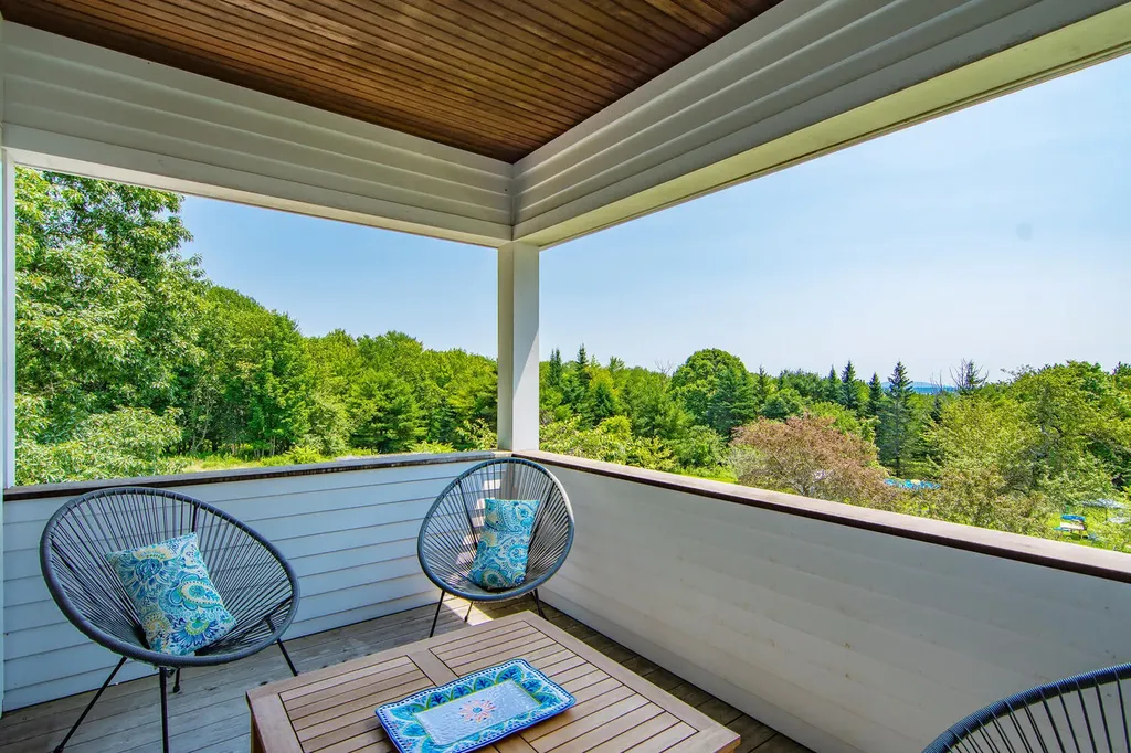 121 Pleasant Street Blue Hill ME 04614