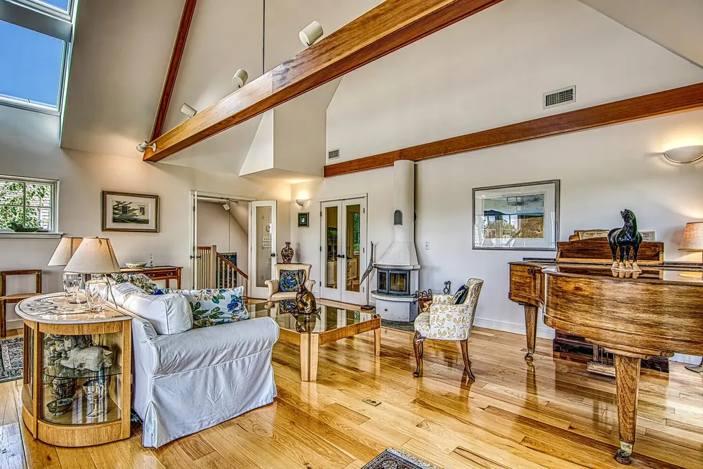 121 Pleasant Street Blue Hill ME 04614