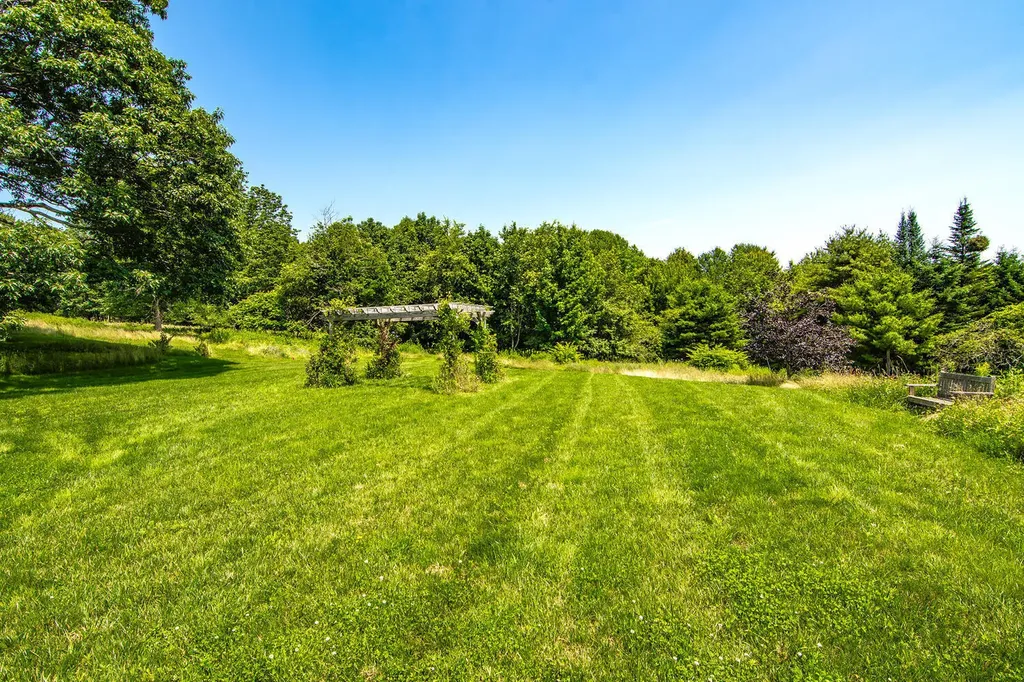 121 Pleasant Street Blue Hill ME 04614