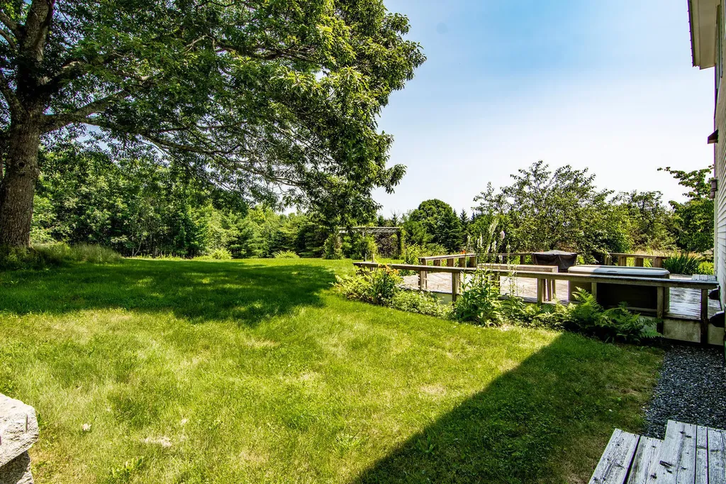 121 Pleasant Street Blue Hill ME 04614