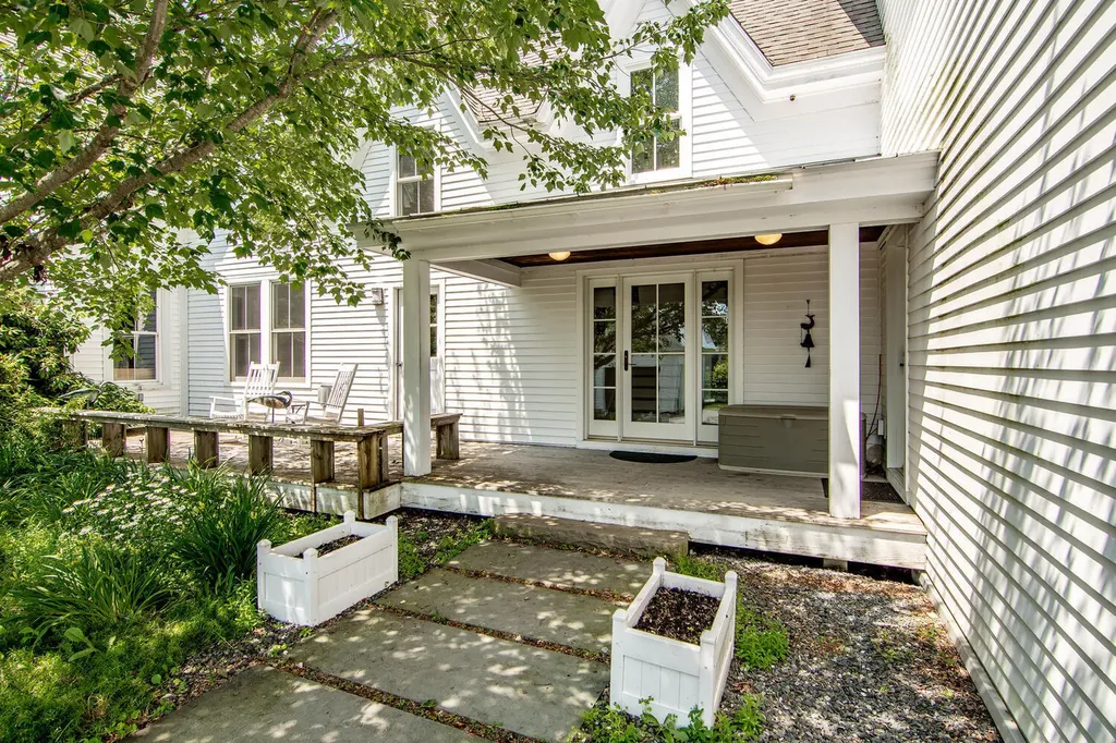 121 Pleasant Street Blue Hill ME 04614