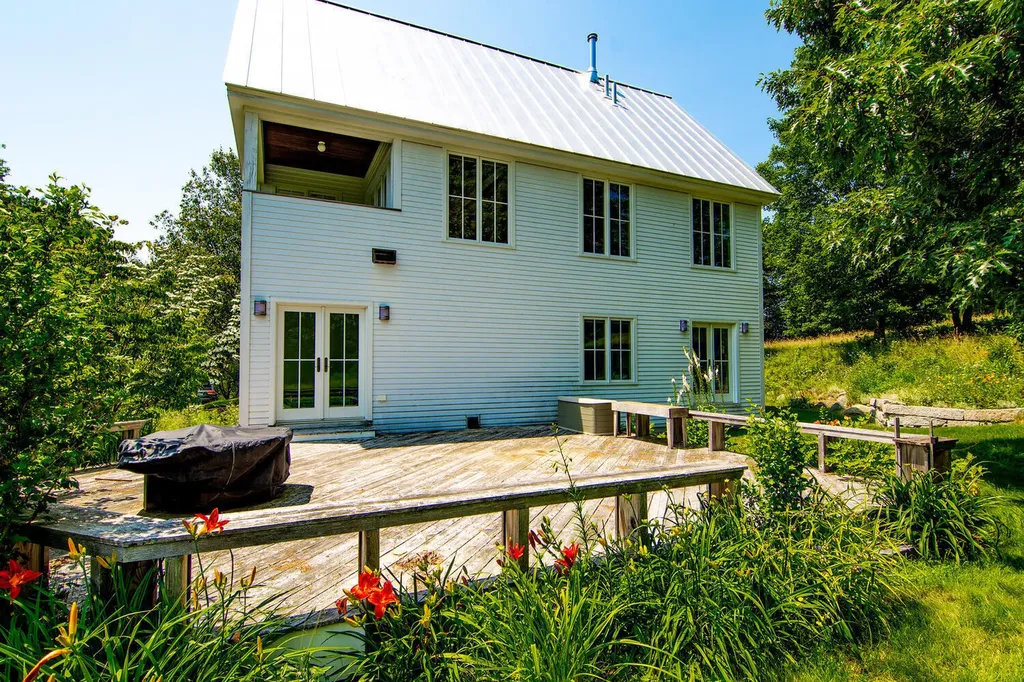 121 Pleasant Street Blue Hill ME 04614