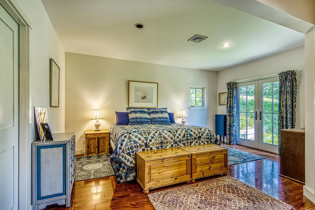 121 Pleasant Street Blue Hill ME 04614