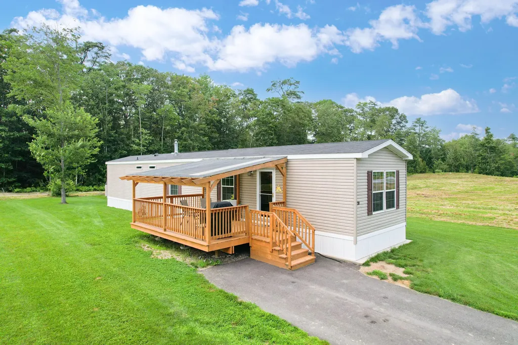 30 Mack Drive Topsham ME 04086