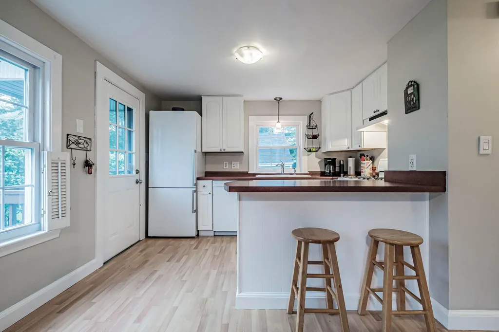 102 Gleckler Road Portland ME 04103