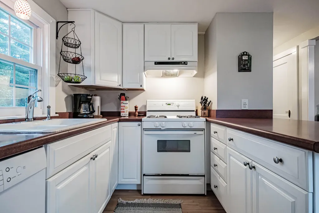 102 Gleckler Road Portland ME 04103