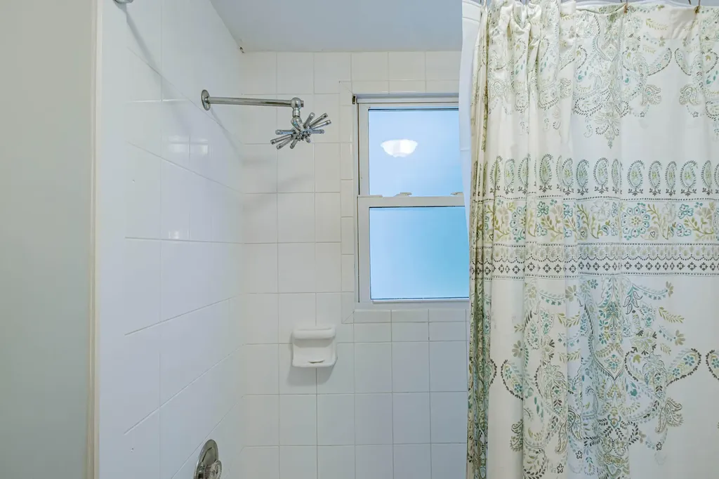 102 Gleckler Road Portland ME 04103