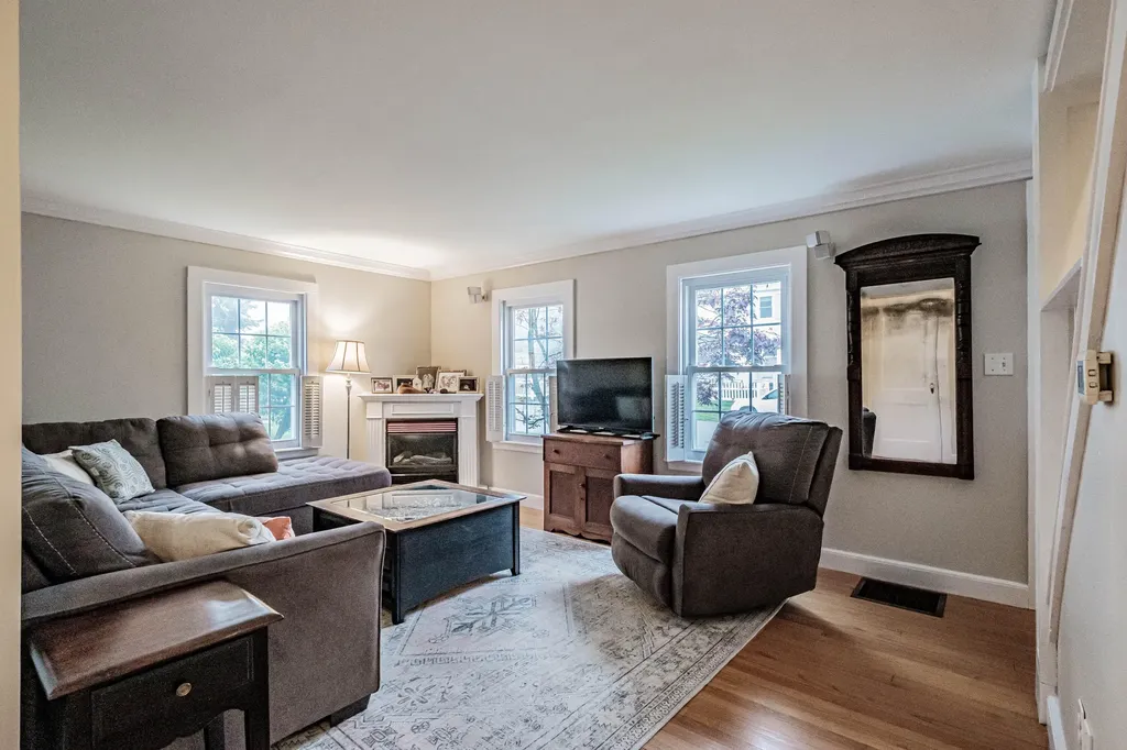 102 Gleckler Road Portland ME 04103