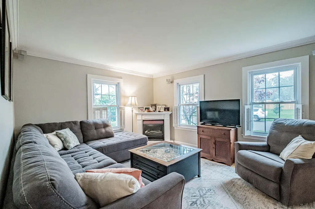 102 Gleckler Road Portland ME 04103