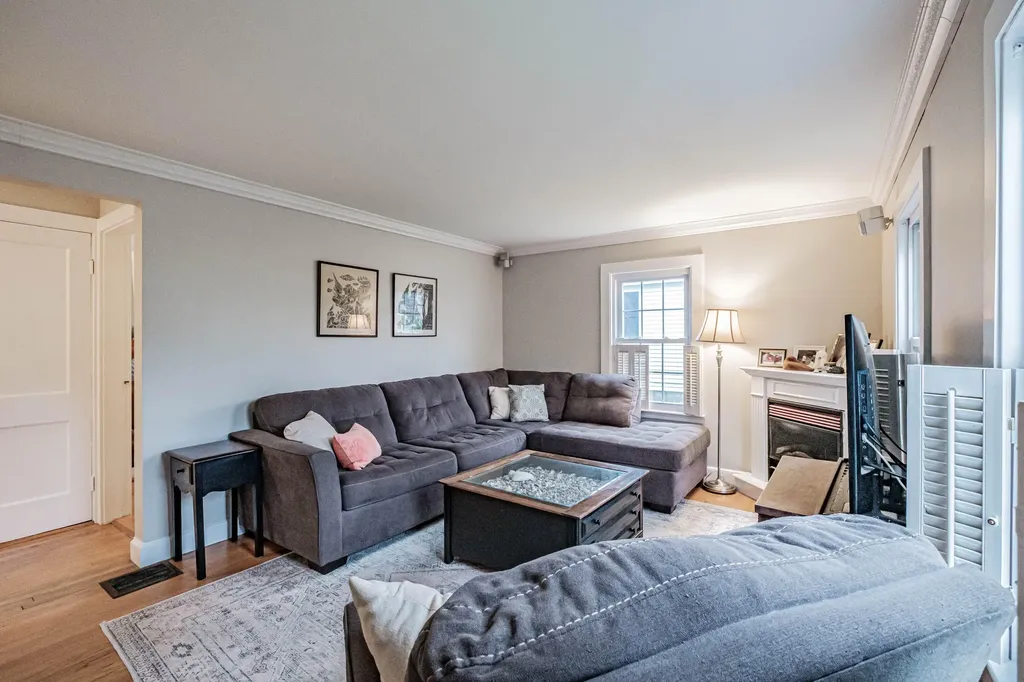 102 Gleckler Road Portland ME 04103