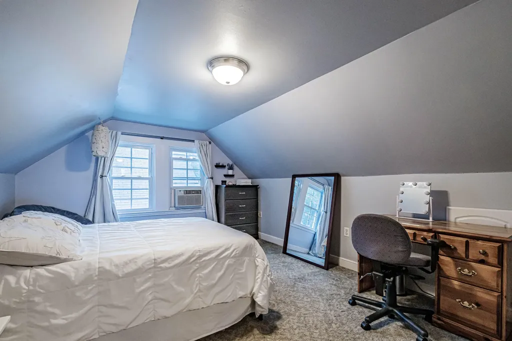 102 Gleckler Road Portland ME 04103