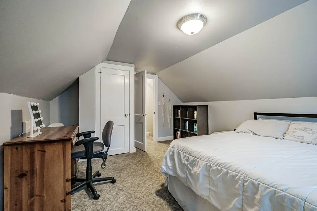 102 Gleckler Road Portland ME 04103