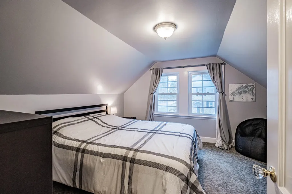 102 Gleckler Road Portland ME 04103